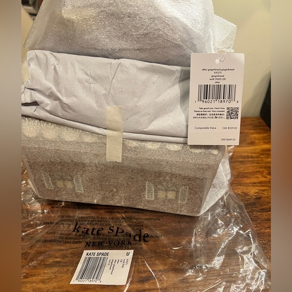 NWT Kate Spade Gingerbread House Purse ✨ Christmas Bag 🎄 $449 MSRP - New Seller! - Picture 12 of 13